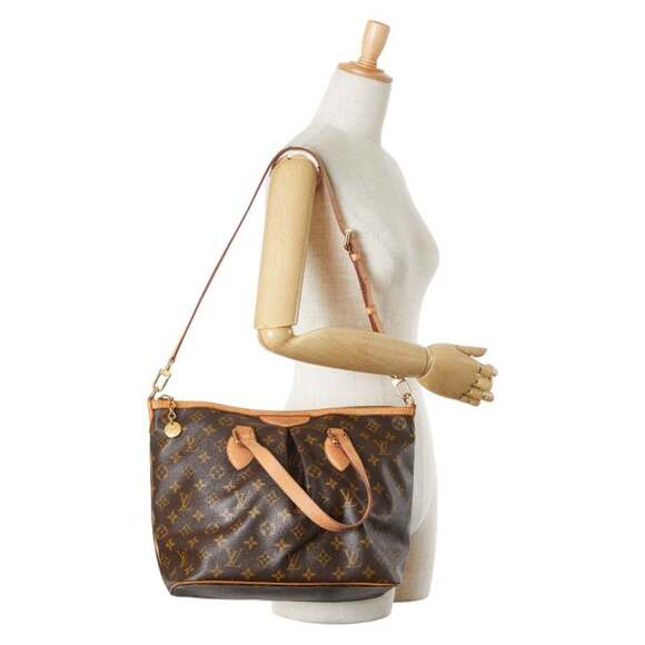 LOUIS VUITTON Authentic Brown Monogram Leather Shoulder Bag